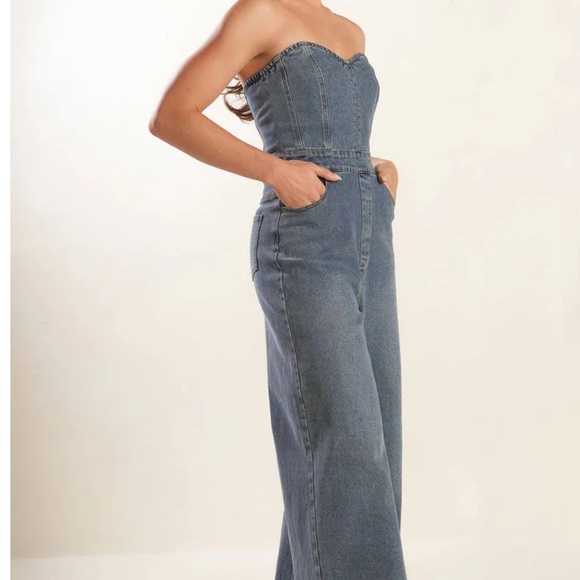 Free Market by Flying Tomato Women’s Blue Denim Strapless Jumpsuit NWT. Size M - Picture 12 of 12